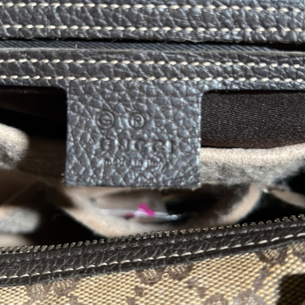 Authentic GUCCI Duffle Bag GG  Leather/wallet  Gucci Vintage Wallet/ small spot! - Picture 6 of 16